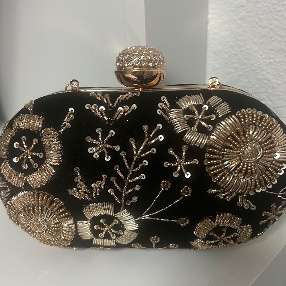 Embellished clutch
